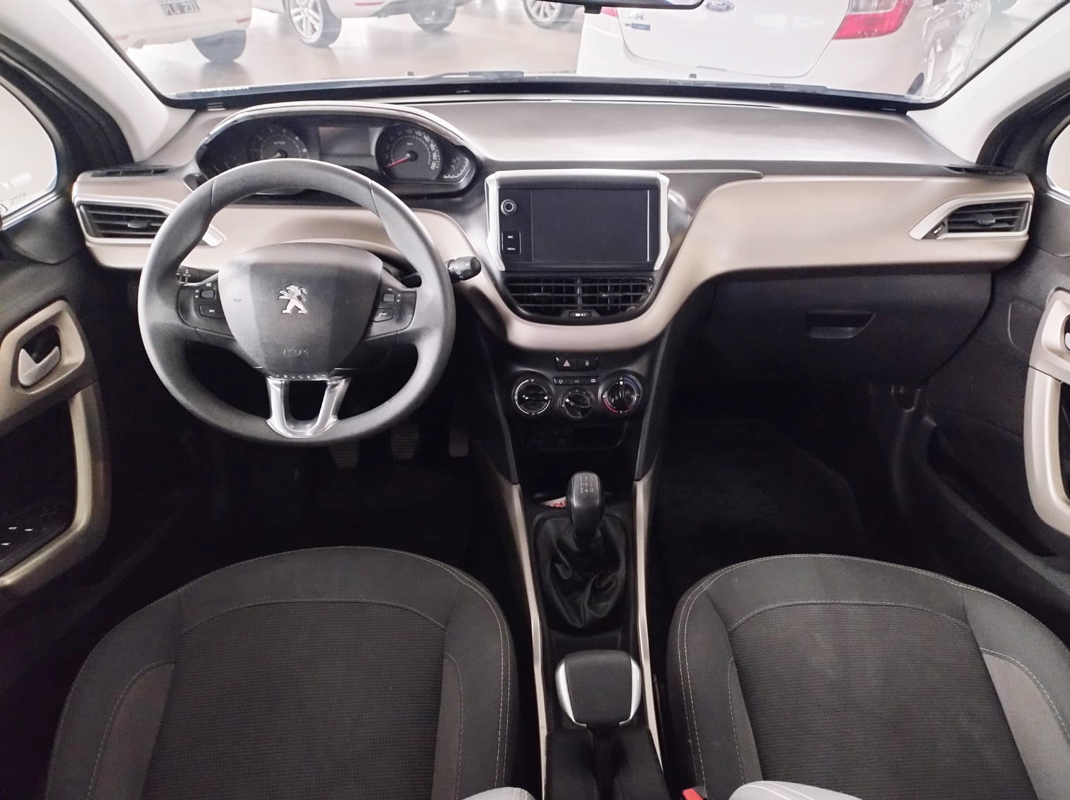 PEUGEOT 2008 ALLURE 2017