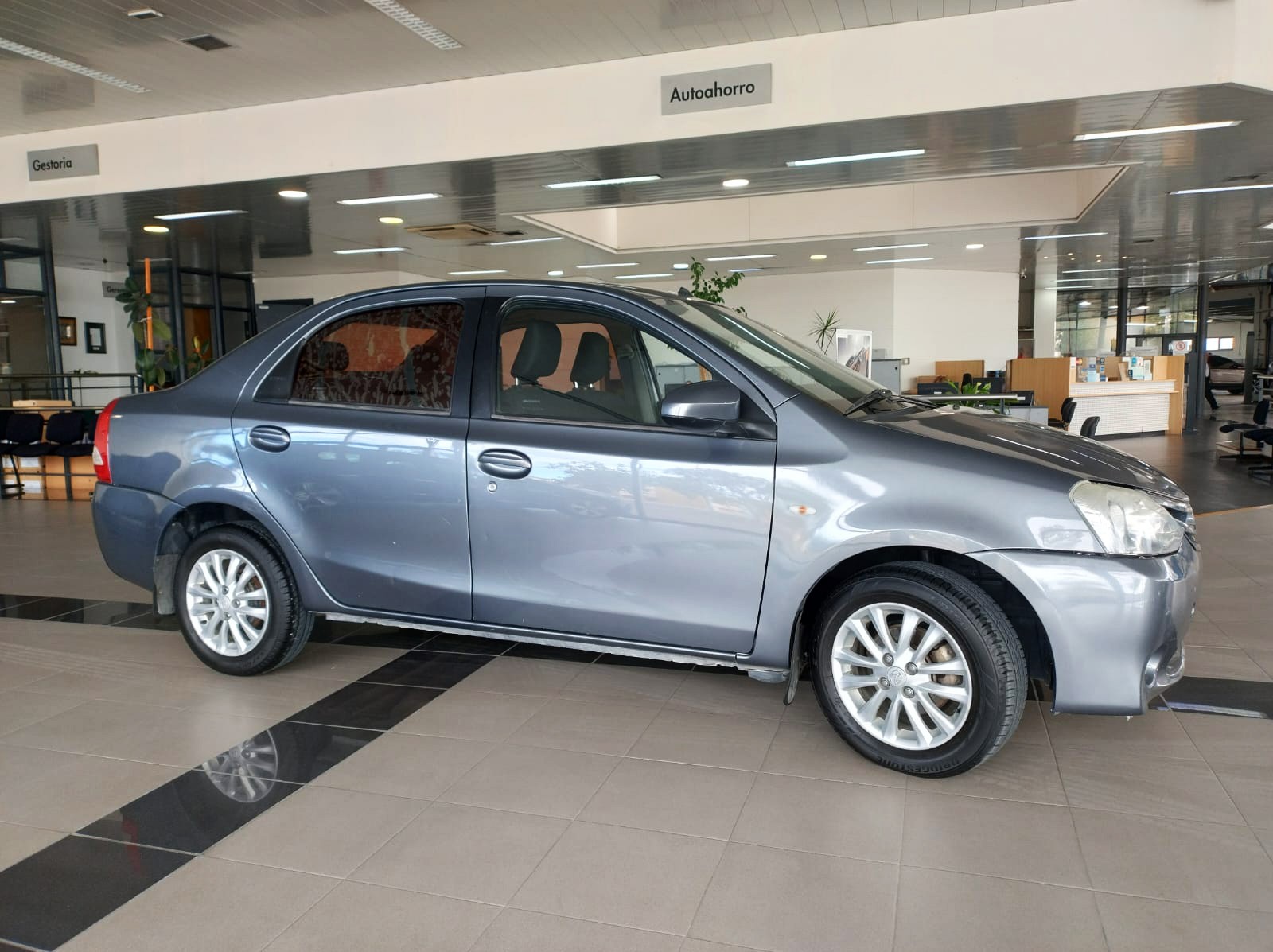 TOYOTA ETIOS 2014